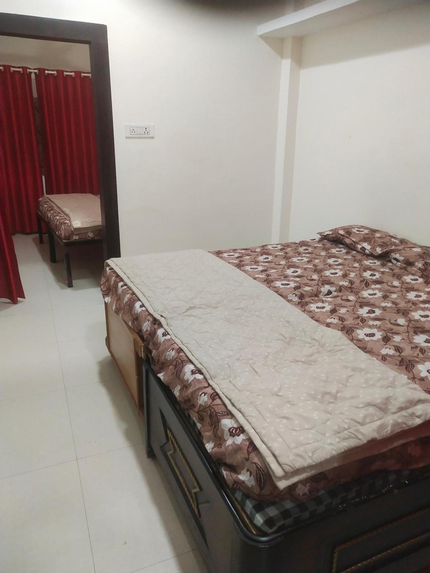 Maa Yatri Niwas * Ujjain